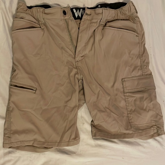 Wrangler Other - Wrangler cargo shorts.